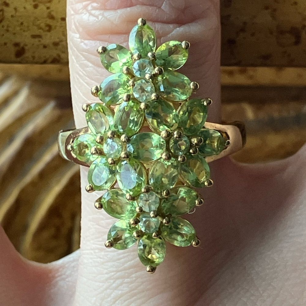 Natural Arizona Peridot Sterling Silver Ring Size 7